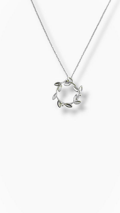 Olive Wreath Silver necklace