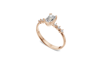 The Astra Emerald ring