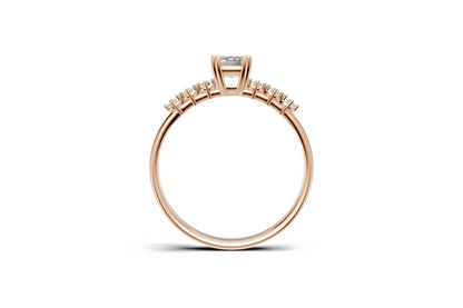 The Astra Emerald ring