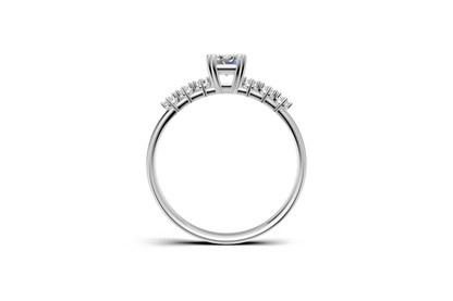 The Astra Emerald ring