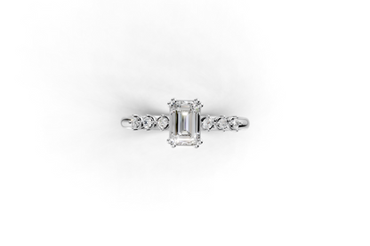 The Astra Emerald ring