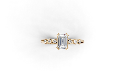 The Astra Emerald ring