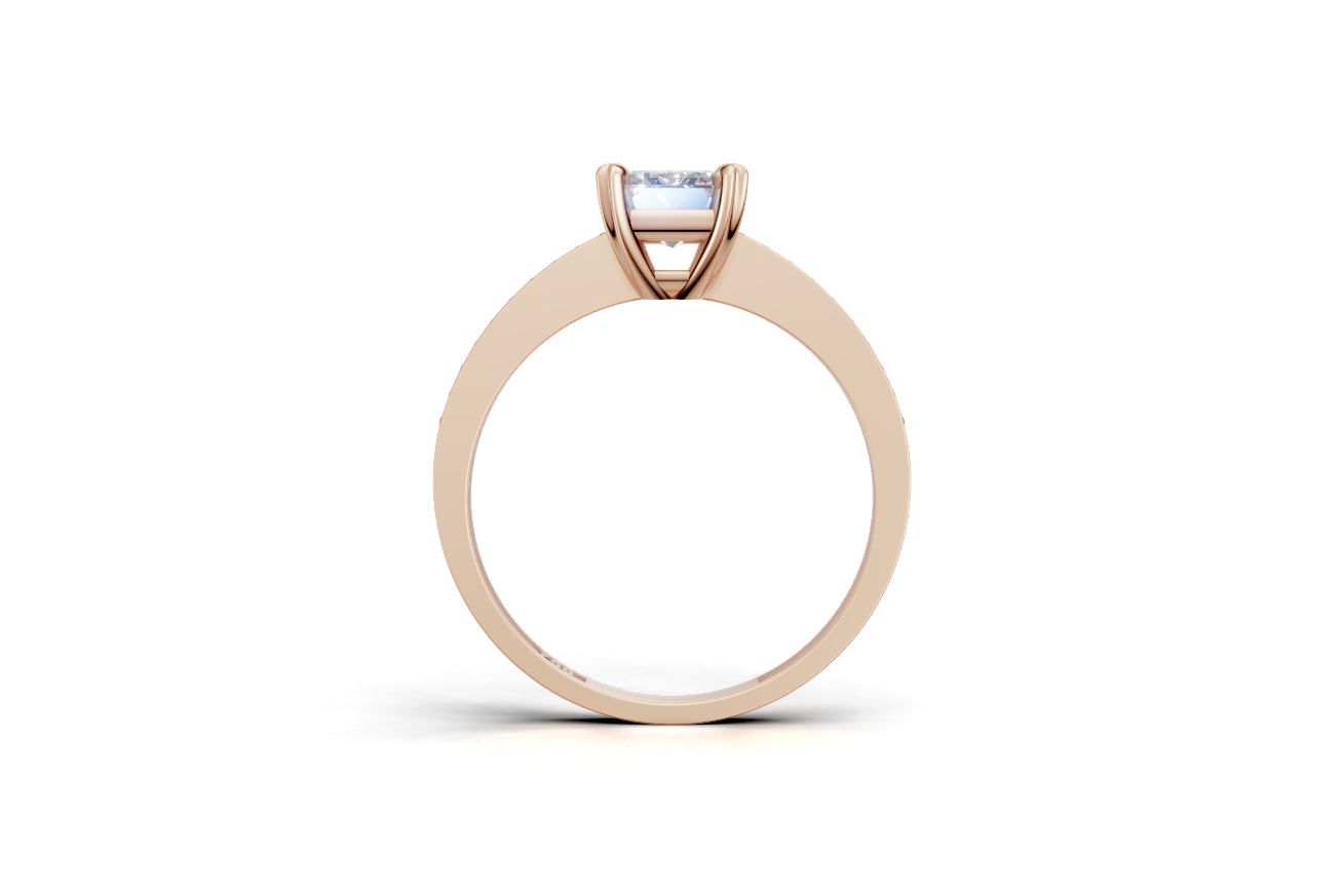 Μονόπετρο με emerald cut διαμάντι και πλαϊνές εσωτερικά στην γάμπα!