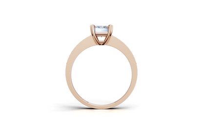 Μονόπετρο με emerald cut διαμάντι και πλαϊνές εσωτερικά στην γάμπα!